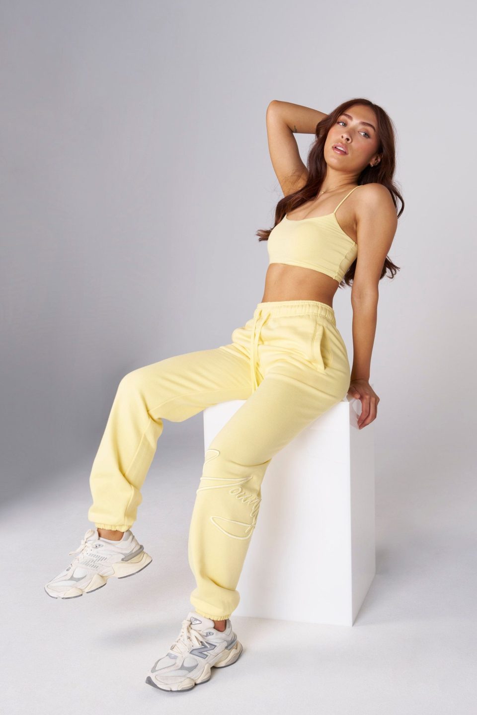 W246 SIGNATURE JOGGERS