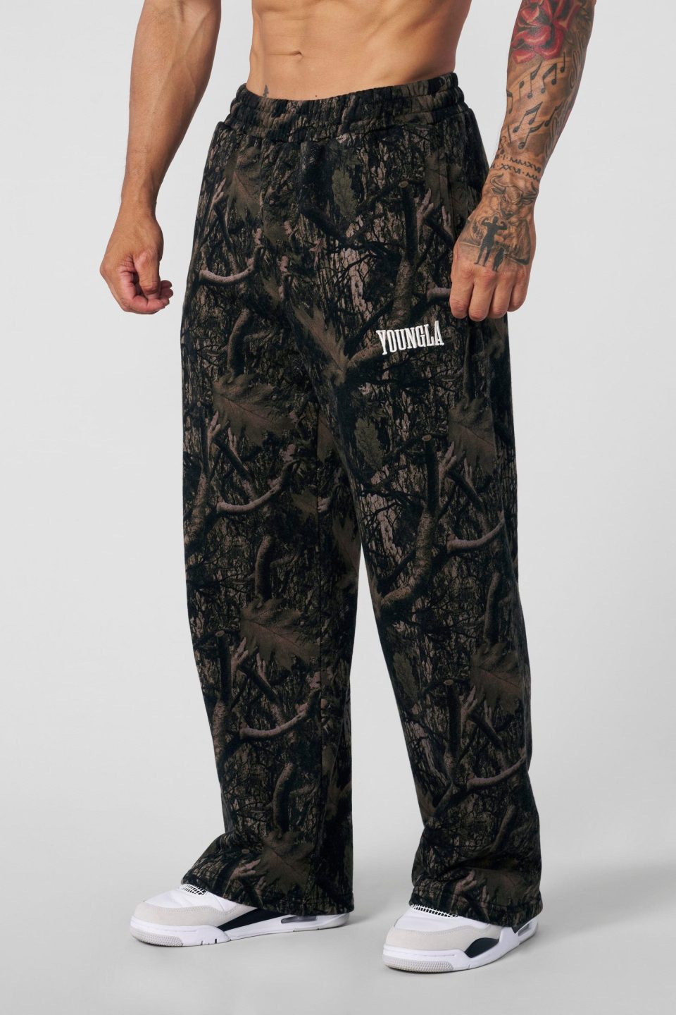 2133 - TREE CAMO BAGGY SWEATS