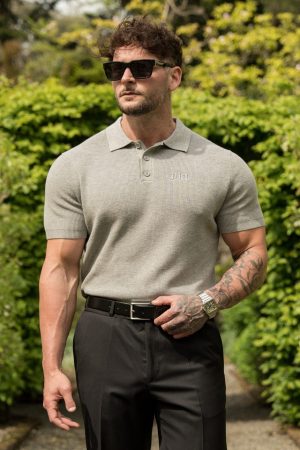 4136 – KNITTED DRESSY POLOS