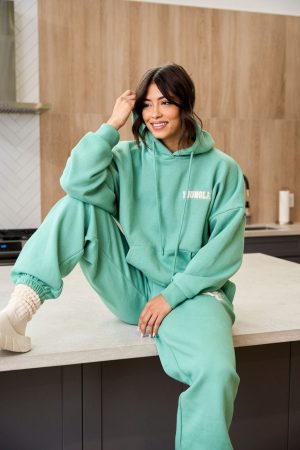 W524 – TEDDY HOODIE