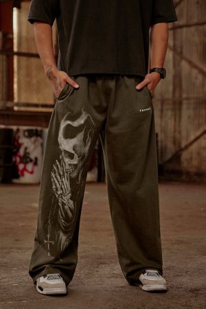 2125 – DIVINE SWEATS