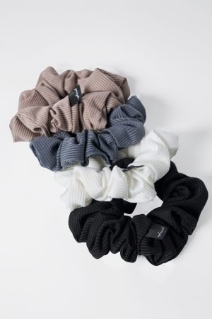 W625 RIBBED SCRUNCHIE